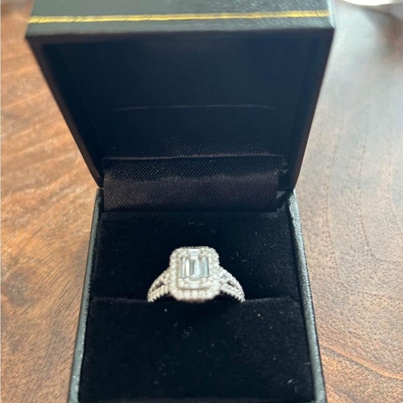 Gorgeous Emerald Cut Natural Diamond Ring size 5.5, 14K white gold, 1.22 carats - Picture 8 of 10